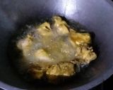 Foto langkah ke 5 dari resep Ayam Goreng Serundeng Memakai Ampas Kelapa.