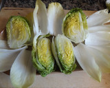Foto del paso 1 de la receta: Endibias y cogollos con mayonesa de atún y aceitunas