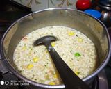 A picture of step 2 of Chicken maggi soup.