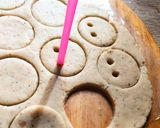 A picture of step 5 of POTATO SMILEY 🙂.