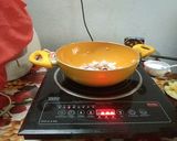 A picture of step 1 of Dahi Aloo.