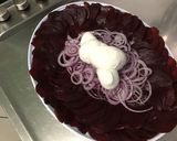 Une image de l'étape 4 de Carpaccio de betteraves à l'oignon rouge, mozzarella et persil (sauce balsamique blanc).
