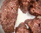 Foto del paso 10 de la receta: Cena norteamericana: Hamburguesas caseras con aros de cebolla y salsa barbacoa