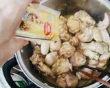 Hình bước làm 9 của món Cà ri gà (kiểu manga)