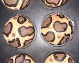 A picture of step 9 of Leopard Shiffon Cupcakes.