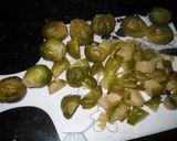 Foto del paso 3 de la receta: Fideos con repollitos de Bruselas y quesos