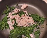 Foto del passaggio 3 della ricetta Calamari farciti con provola e pinoli