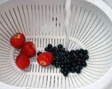 Foto del paso 1 de la receta: Smoothie de fresas, arándanos y banano