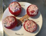 Une image de l'étape 6 de Tomates roses farcies ricotta,jambon blanc et oignon nouveau au citron caviar.