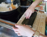 Foto del paso 12 de la receta: Sushi de salmón y atún