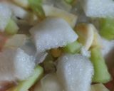 Foto langkah ke 2 dari resep Salad Buah Nyleneh 😅.