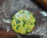 A picture of step 3 of Spring Onion Paratha.