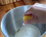 Foto del paso 2 de la receta: Torta esponjosa de limón 🍋