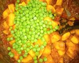 A picture of step 7 of Saim, matar & Aloo ka salan.