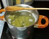 Foto del paso 1 de la receta: Fetuccine a las espinacas con salsa Napolitana