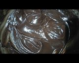 A picture of step 4 of Chocolate Icecream Sandwich cake.