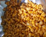 A picture of step 1 of Dal Palak.