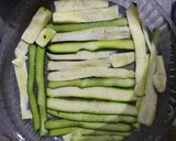 Foto del passaggio 1 della ricetta Parmigiana di zucchine light