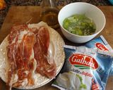 Foto del paso 1 de la receta Ensalada de mozzarella de búfala, jamón ibérico y aceite de hierbas frescas