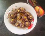 A picture of step 3 of Chocolate ladoo/dark fantasy biscuits laddu.
