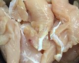 Foto del paso 1 de la receta: Filetes de Pechuga de Pollo con Salsa de Puerro y Coliflor