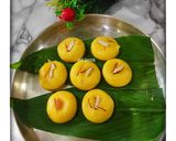 झटपट मिल्कपावडर पासून केशर पेढे.. (Instant Milk Powder Kesar Peda Recipe In Marathi) रेसिपी स्टेप 6 फोटो 
