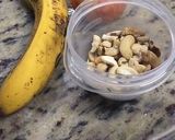 A picture of step 1 of Yummy banana apple and cashews shake iftar special.