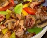 รูปขั้นตอนการทำที่ 5 ของ ไก่ย่างเนยพริกไทยดำผัดไวน์ผลไม้