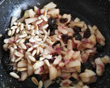 Foto del paso 4 de la receta: Ensalada templada de espinacas y manzana