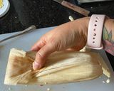 Foto del paso 4 de la receta: Tamales vencidos!!