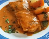 Foto del paso 9 de la receta: Merluza en Salsa Marinera Con Patatitas y Zanahorias Hervidas Aliñadas en Aceite de Albahaca