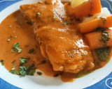 Foto del paso 9 de la receta: Merluza en Salsa Marinera Con Patatitas y Zanahorias Hervidas Aliñadas en Aceite de Albahaca