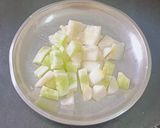 A picture of step 1 of Maskmelon Cucumber juice.