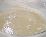 A picture of step 2 of Valentine special cake.
