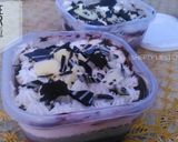Foto langkah ke 10 dari resep Triple Layer Chocolate Frozen Cake.