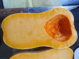 Calabaza rellena con espinaca, brócoli y arroz