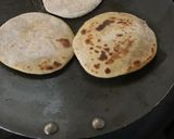 A picture of step 3 of Horse gram Paratha.