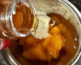 A picture of step 1 of Papaya Milkshake.