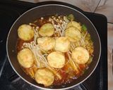 Foto langkah ke 3 dari resep Egg Tofu Enoki Saos Tiram.