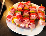 Foto del paso 3 de la receta: Brochetas de solomillo de cerdo