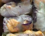 Foto langkah ke 6 dari resep Vietnamese spring rolls.