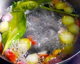 Foto langkah ke 2 dari resep Sop Ikan Tongkol Segar.