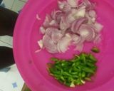 A picture of step 3 of Fried eggs#festivecontestkakamega# authormarathon#.