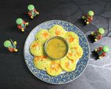 A picture of step 9 of Udupi style Rava idli.