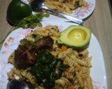 A picture of step 3 of Macaroni with baked beaf and steam spinach with brocolli.