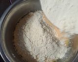 Foto langkah ke 2 dari resep Roti Goreng tanpa ulen (minyak).