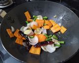 A picture of step 14 of Schezwan curry.