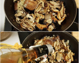Foto del paso 6 de la receta: Tallarines frescos con variado de setas en salsa blanca