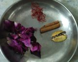 A picture of step 1 of Kashmiri kahwah.