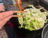 Hình bước làm 2 của món Nấm đông cô xào cải thảo, tôm